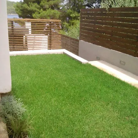 S * Nečujam